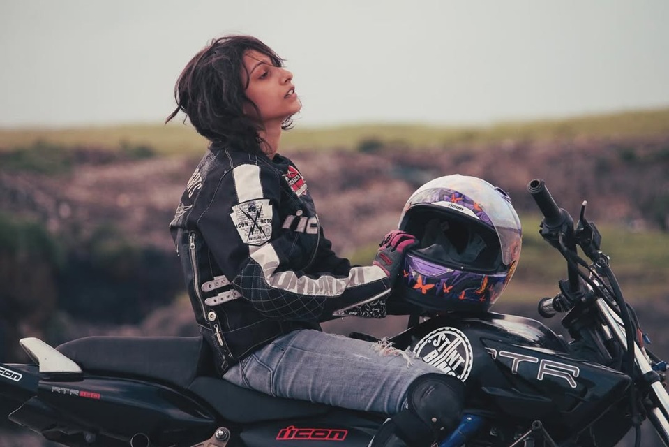 biker review image