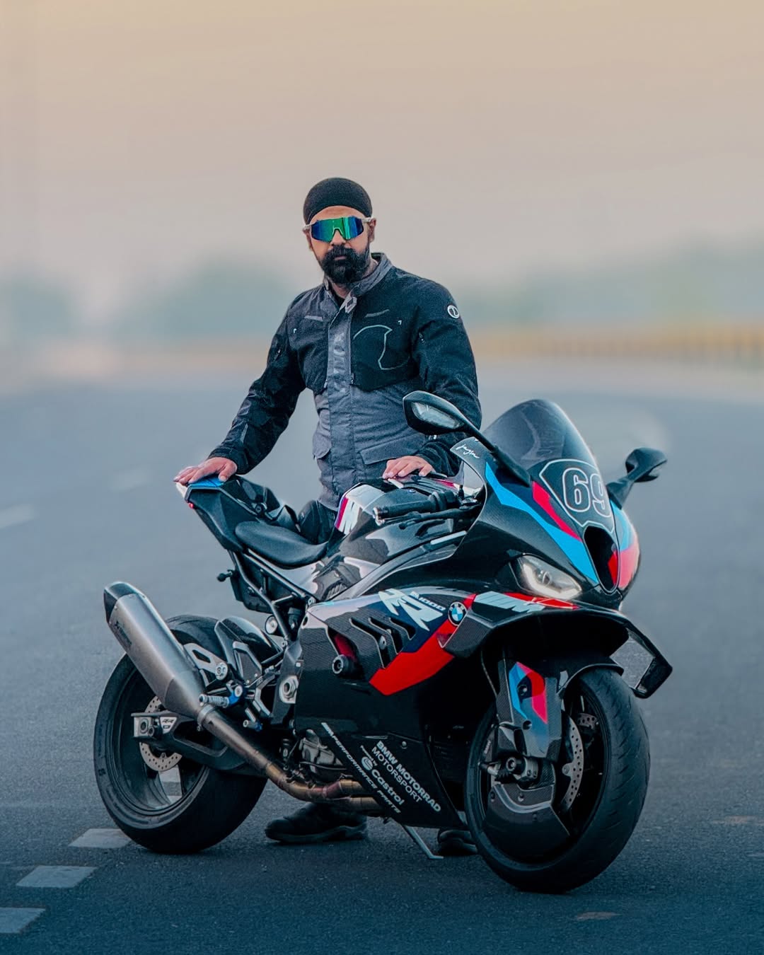 biker review image